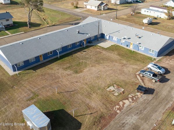 229 S Grove St, Hebron, ND 58638