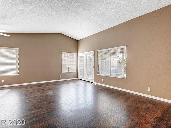 4th image of 1821 S Christy Ln