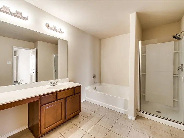 7000 Derbyshire Dr — Photo 17