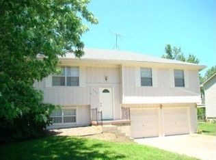 506 W Smith St, Spring Hill, KS 66083