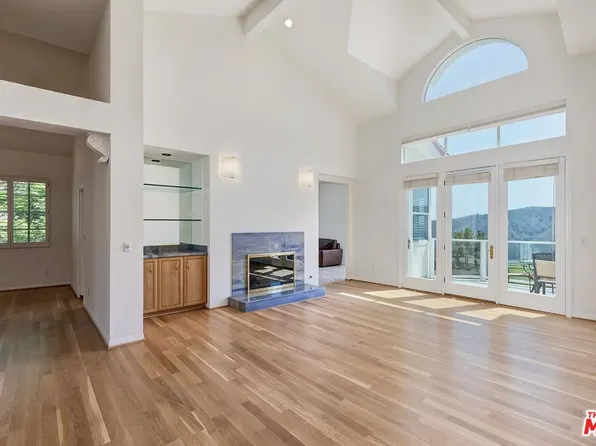 2030 Palisades Dr, Pacific Palisades, CA 90272