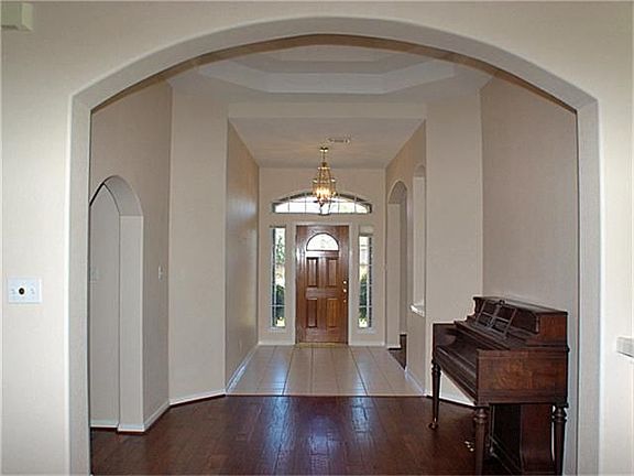 4th image of 2306 Alberton Ln