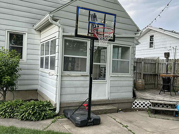 5th image of 1124 Atlantic St NW