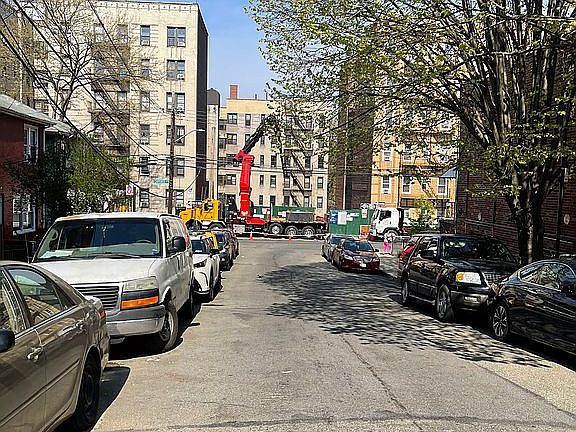 2nd image of 628 E 223rd St