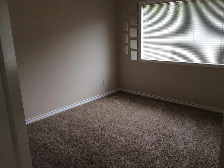 2370 NW Lydia Pl — Photo 10