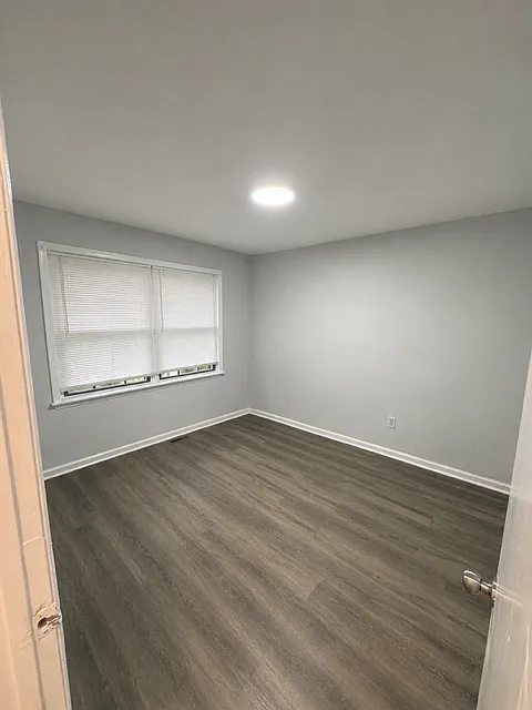 5 bed, 1190 sqft, $5,500 — Photo 3