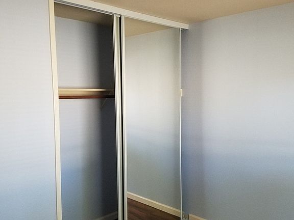 5th image of 3261 W De Ovan Ave