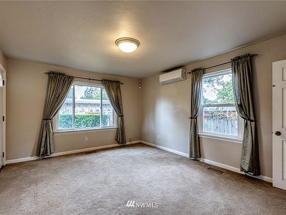 3rd image of 9027 Newgrove Ave SW