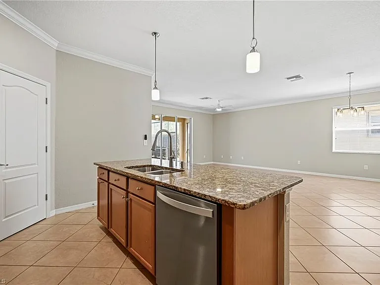 13566 Messino Ct — Photo 9