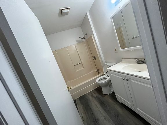 3rd image of 6 Belle Ct #C