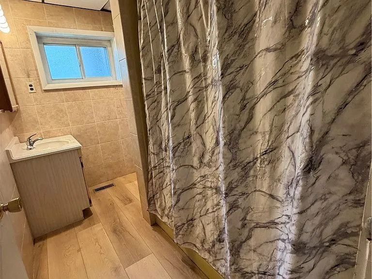 735 Athalia St #1 — Photo 16