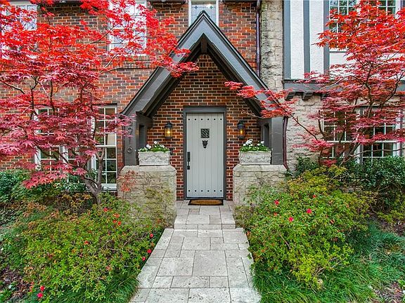 3rd image of 6916 Lakeshore Dr