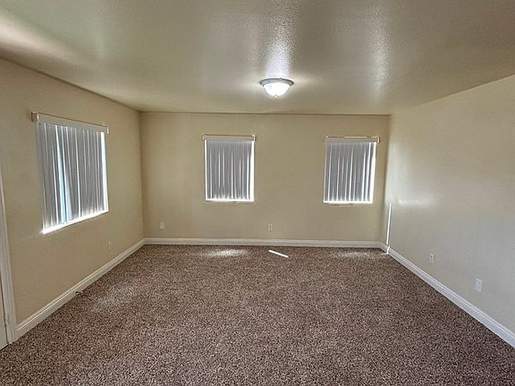 4th image of 415 E 106th St