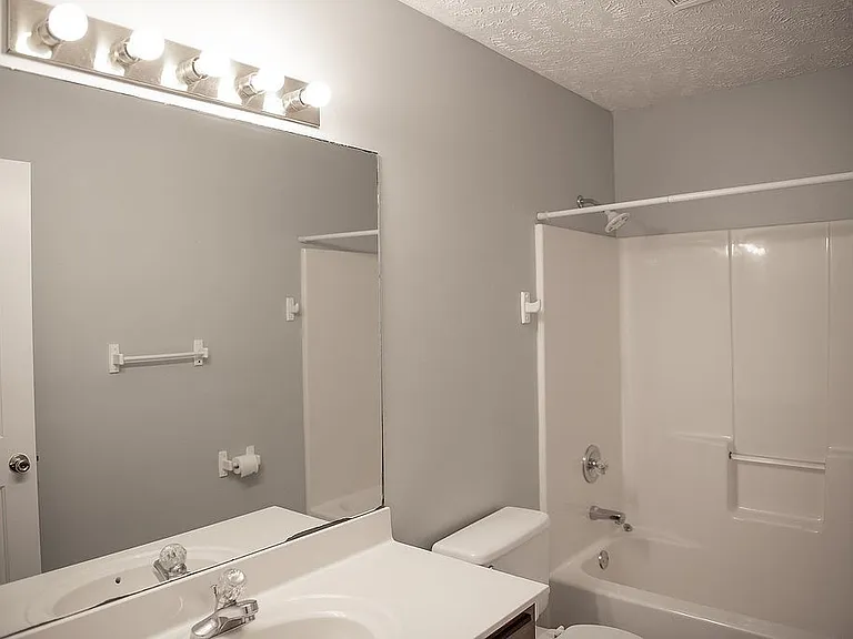 1012 Wismar Ct — Photo 9