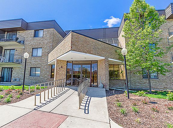 2nd image of 5550 Astor Ln Unit 122