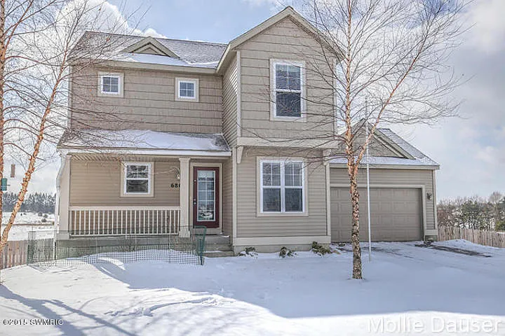 6864 Peninsula Ct NE photo 1