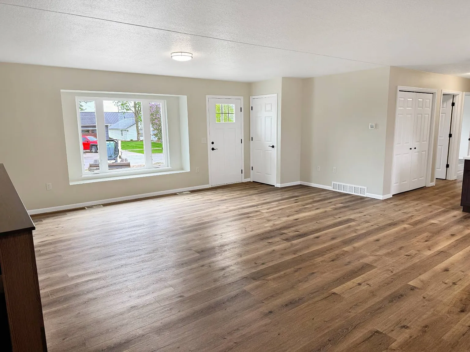 2 bed, 2.0 bath, 2400 sqft, $1,800 — Photo 3