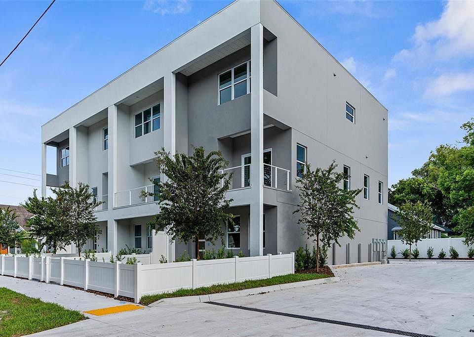 1st image of 102 W Adalee St #1