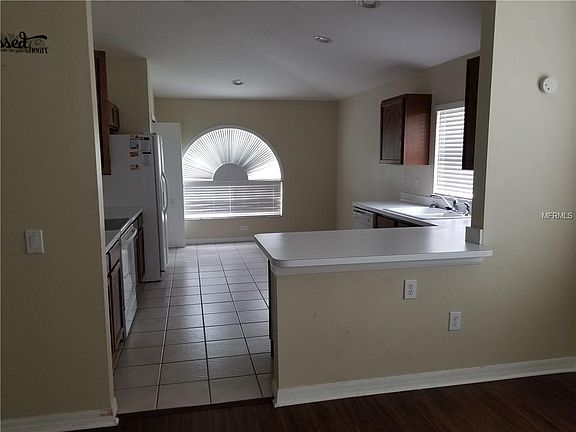 3rd image of 25704 Bruford Blvd