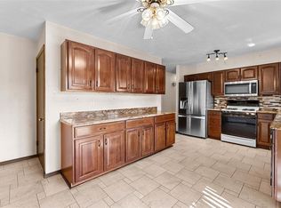 226 Ridgeview Dr, Columbia, IL 62236