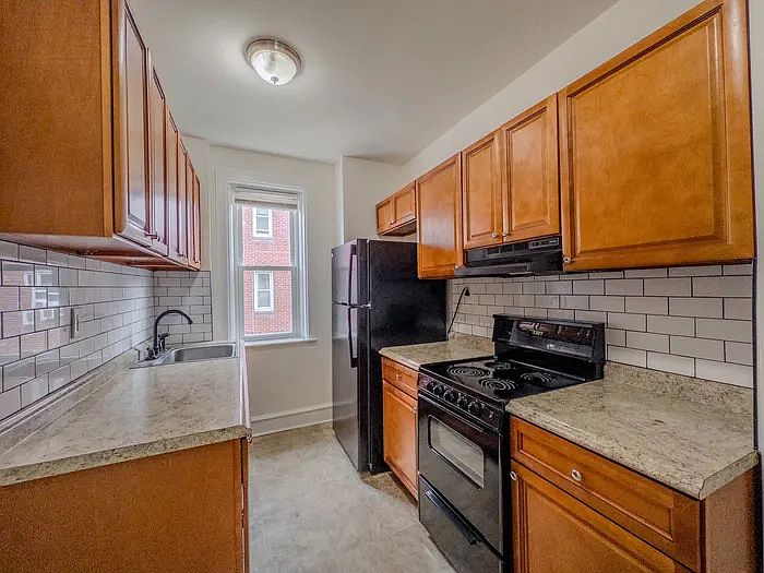 1st image of 1513 Elmwood Ave Unit 5
