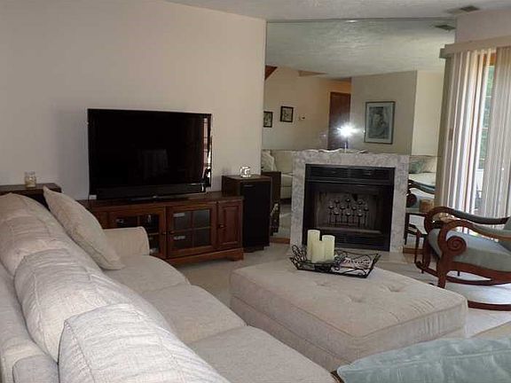 2nd image of 8 Monmouth Dr