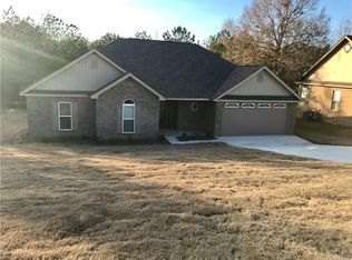 512 Whispering Wind Way, Deatsville, AL 36022