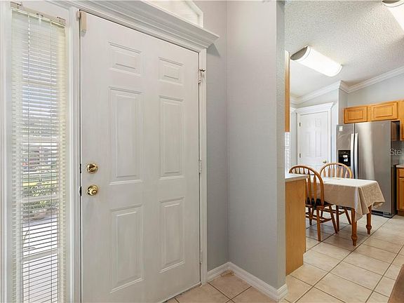 3rd image of 6578 Fox Crest Ln