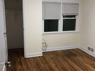 24443 Grand Central Pkwy, Flushing, NY 11362