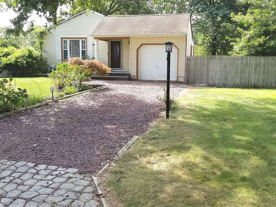 1st image of 120 Arpage Dr E