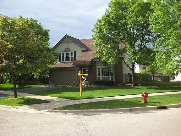 2nd image of 385 Meadow Lakes Blvd