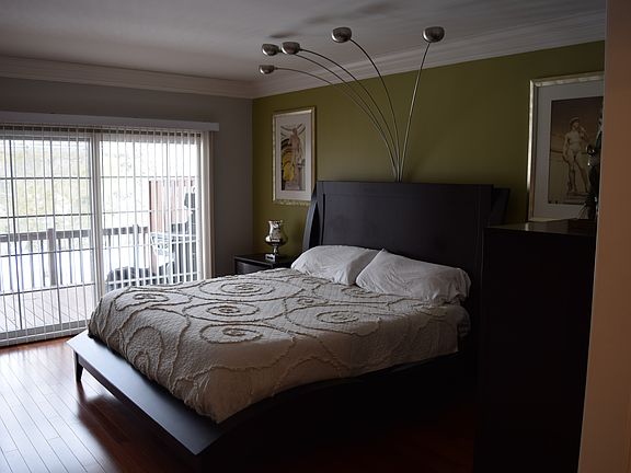 1st Floor Master Bedroom