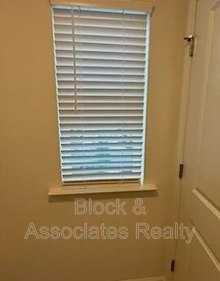 2040 Oakdale Dr — Photo 28