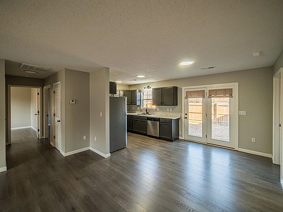 5th image of 265 Foster Dr