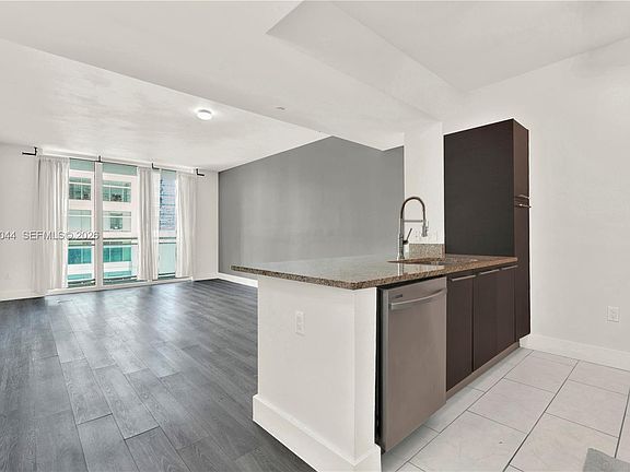 2nd image of 950 Brickell Bay Dr APT 802