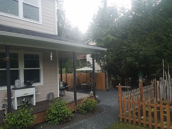 4th image of 1438 Lakewood Dr