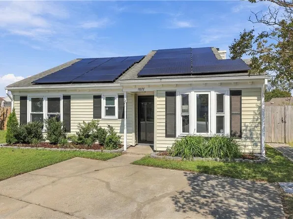 1877 Scarlotti Ct, Virginia Beach, VA 23454