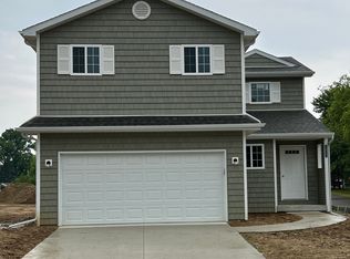 3957 Lotus Landing Cir, Waterford, MI 48329