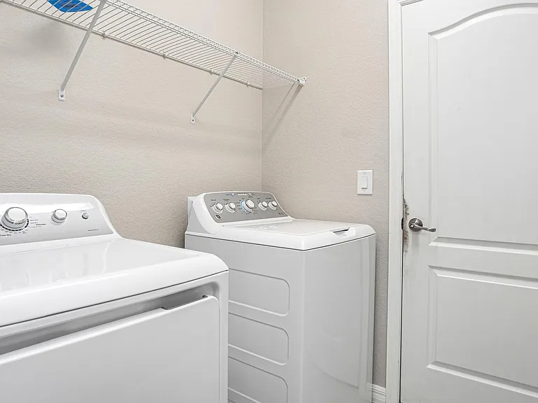 19592 Utopia Ln — Photo 3
