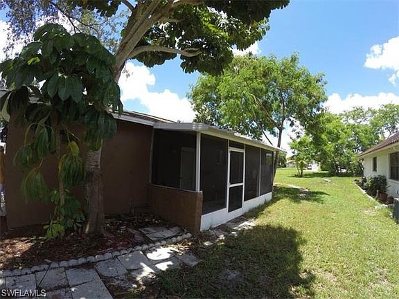 5th image of 117 NE 19th Ct