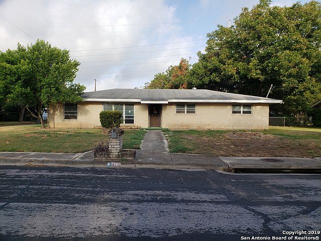 1st image of 2723 Anna Mae Dr