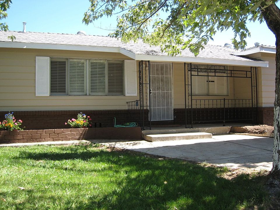 Quite, nice neighborhood lots of potential, large lot, X fenced, space for RV 