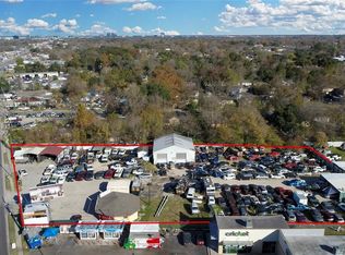 9020 Airline Dr, Houston, TX 77037