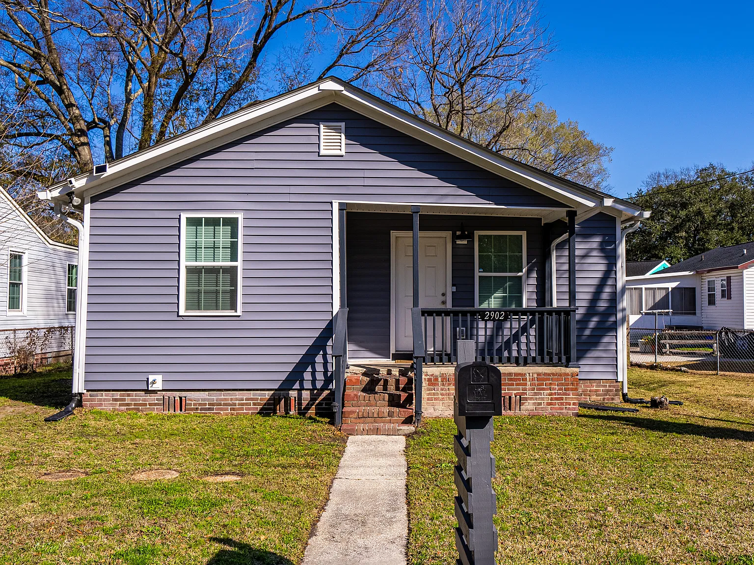 3 bed, 936 sqft, $2,700 — Photo 1