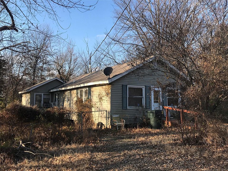 2nd image of 419 W 8th St
