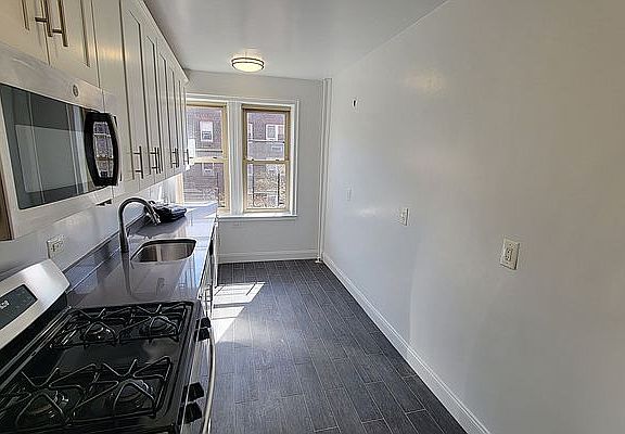 4th image of 48-10 43rd St #5D