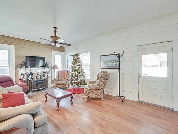 3rd image of 601 Royal St