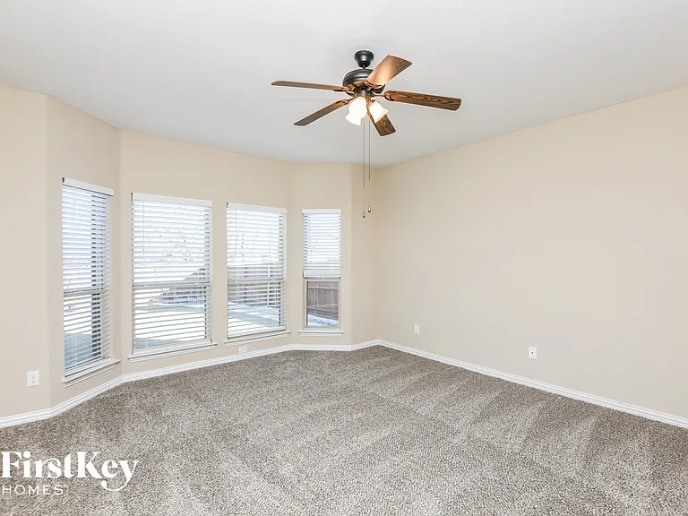 7428 Durness Dr — Photo 10