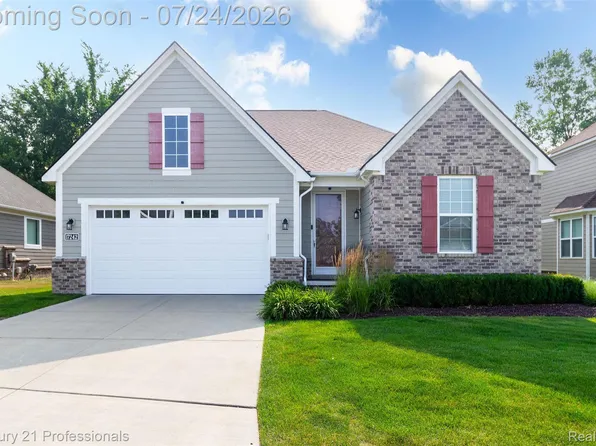 17242 Garden Ridge Ln, Northville, MI 48168