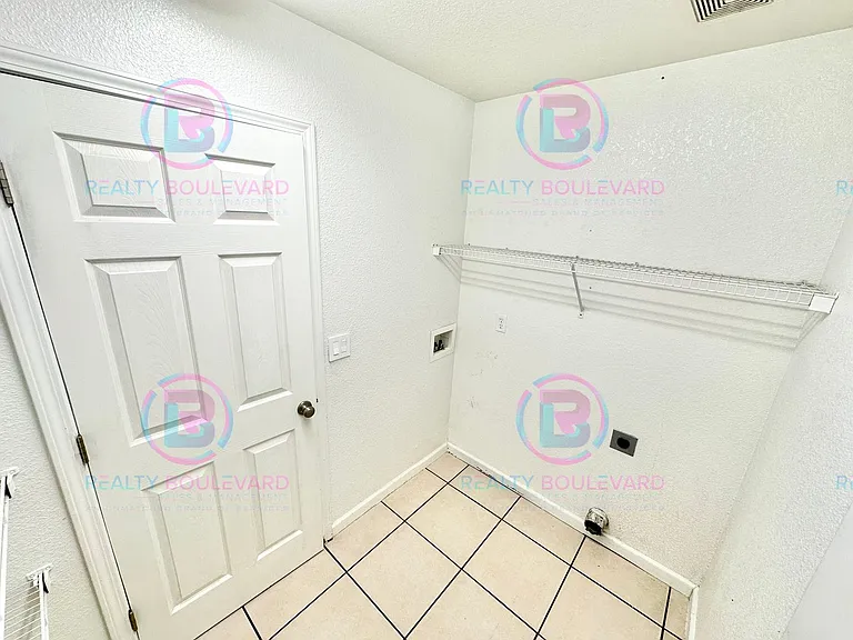 9685 Canyon Meadows Dr — Photo 10